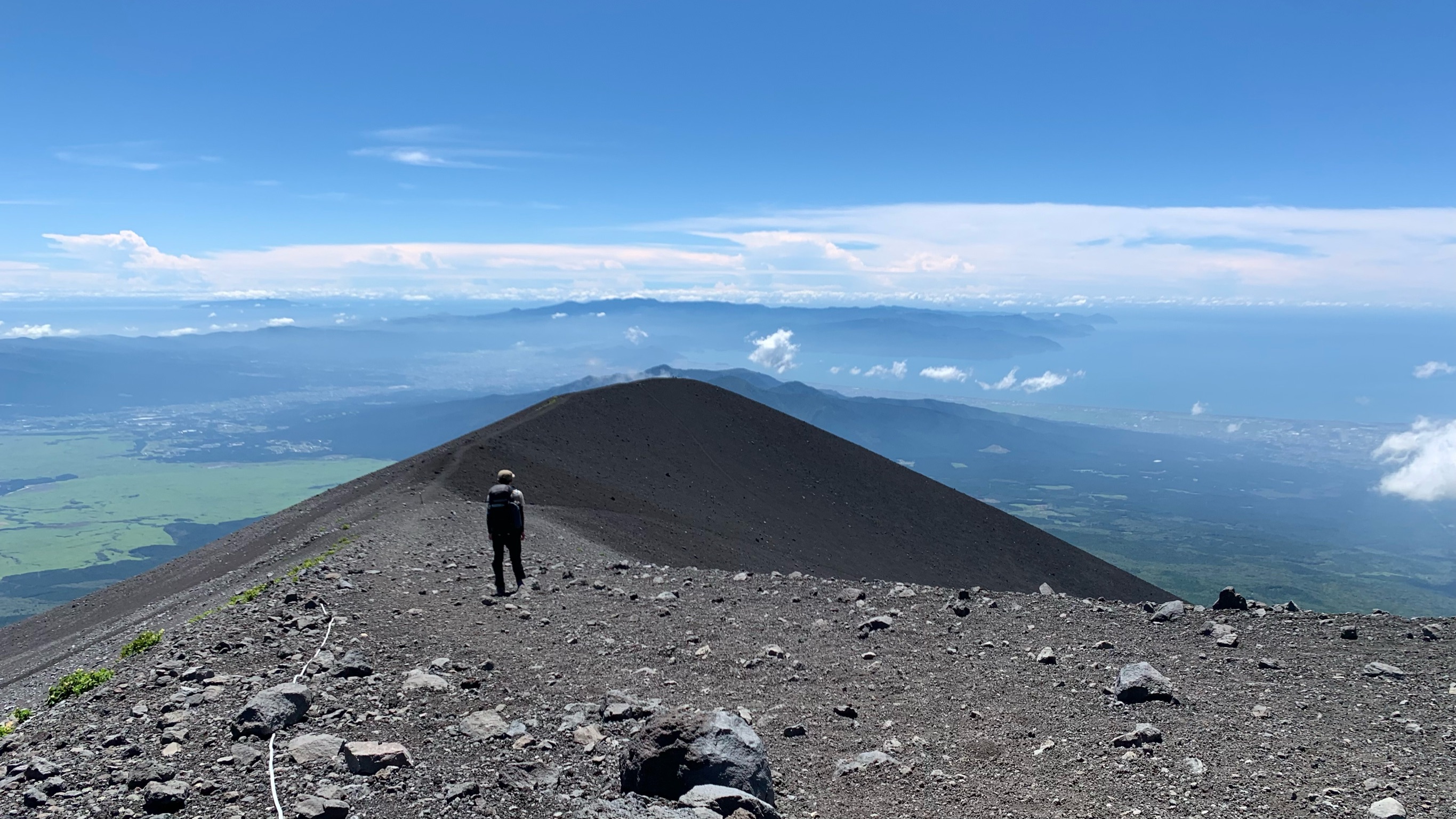 宝永山の山頂に到着 富士山プリンスルート下山